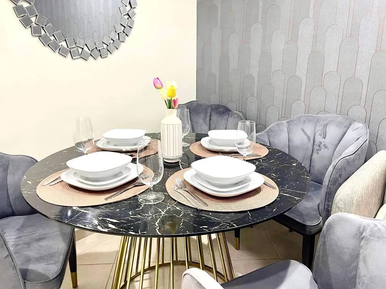 Amazing Studio Apartment In The Crescent A Tower Impz ドバイ